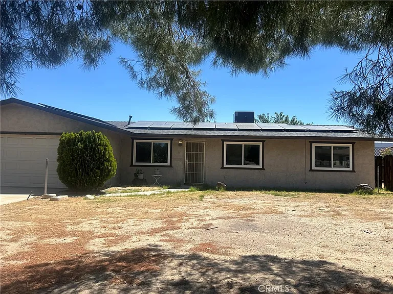 11015 Oakwood Ave — Photo 1
