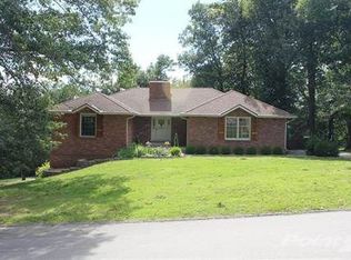 5633 S Paula Ave, Springfield, MO 65810