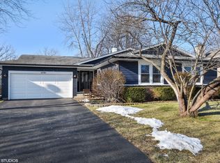 3790 Arrowwood Ln, Hoffman Estates, IL 60192