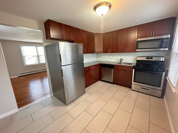 45A Hawthorne Dr #1, Somerset, NJ 08873