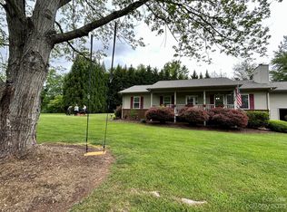 26 Windover Dr, Mills River, NC 28759