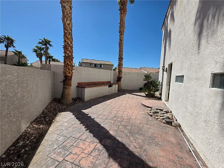 8829 Cornwall Glen Ave — Photo 10