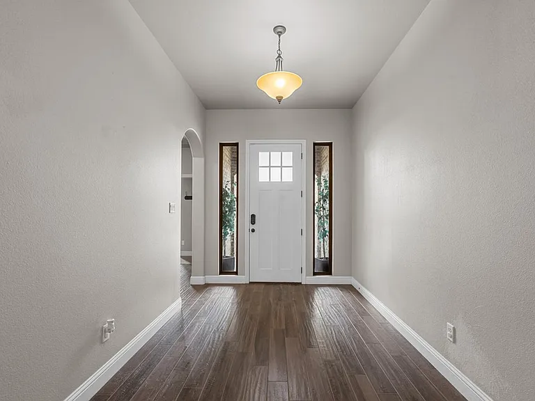 49 Berkshire Cir — Photo 5
