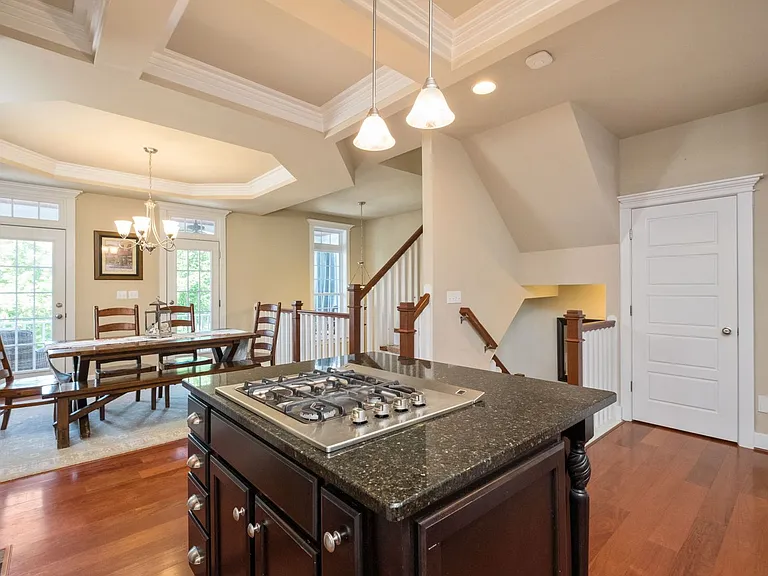 2048 Avinity Loop — Photo 10