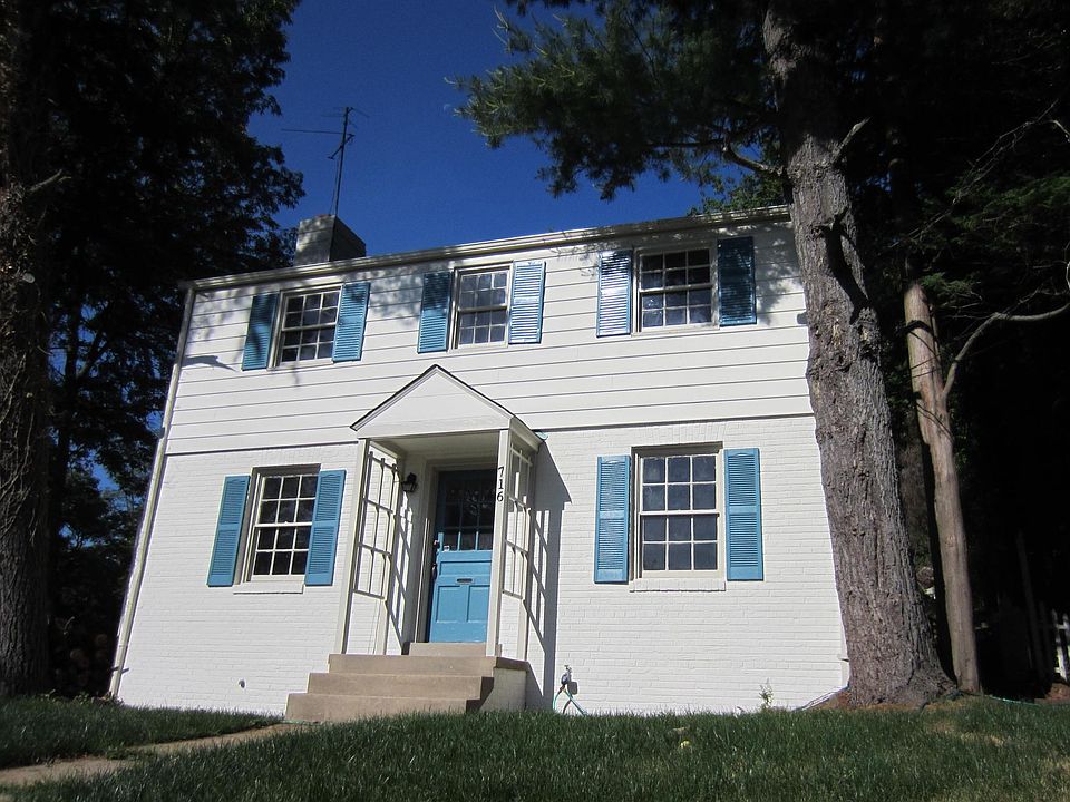 1st image of 716 S George Mason Dr