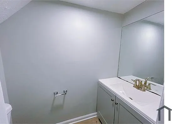 3 bed, 1250 sqft, $1,550 — Photo 4
