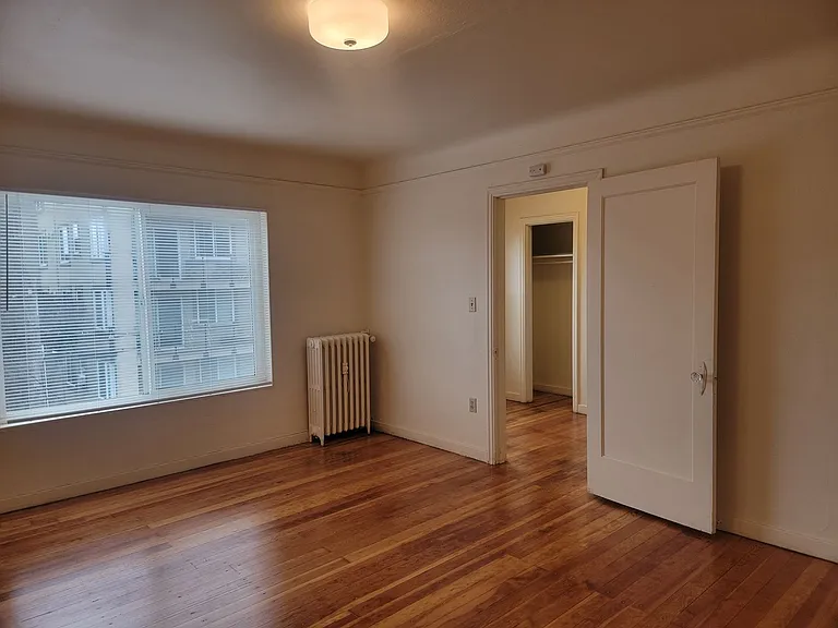 Mercedes Apartments — Photo 2