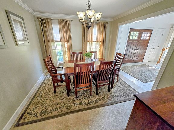 5th image of 326 Canterbury Dr