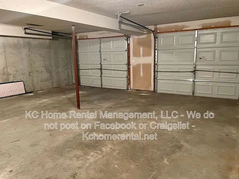 10606 N Oak Trafficway — Photo 22