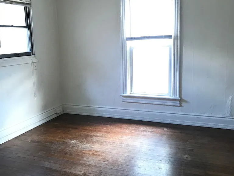 518 Washtenaw Ave — Photo 17