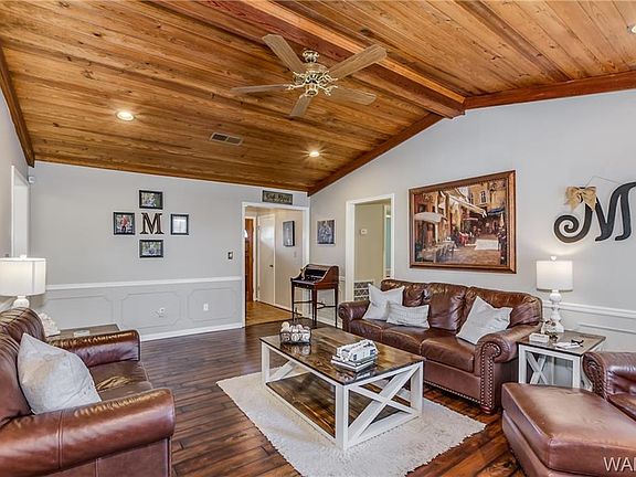 5th image of 3853 Dalewood St