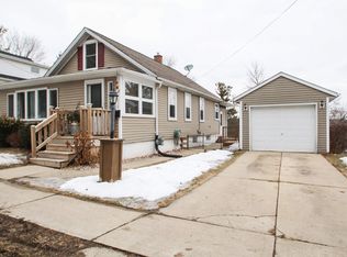 516 Terrace Ave, Burlington, WI 53105