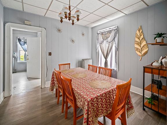3rd image of 82 Snell St