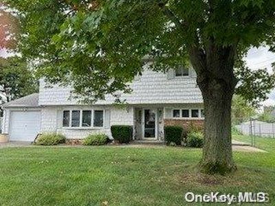 17 Winfield Avenue, Brentwood, NY, 11717
