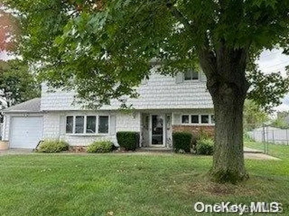 17 Winfield Avenue, Brentwood, NY 11717