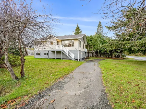390 Petersen Rd, Campbell River, BC V9W 3H5