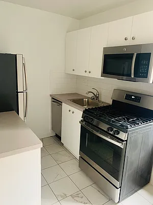Rented by Queens Apartments Realty LLC | media 14