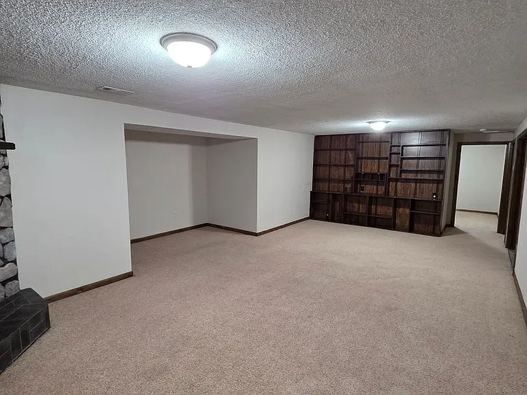 3009 S Gordon Ave — Photo 20