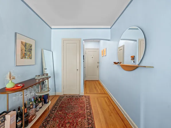 310 West 55th Street image 11 of 18