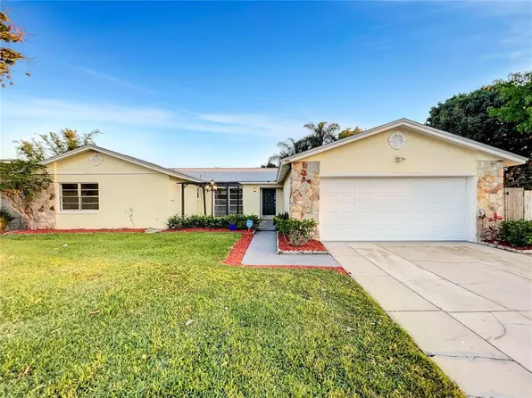 553 Floral Dr, Kissimmee, FL 34743