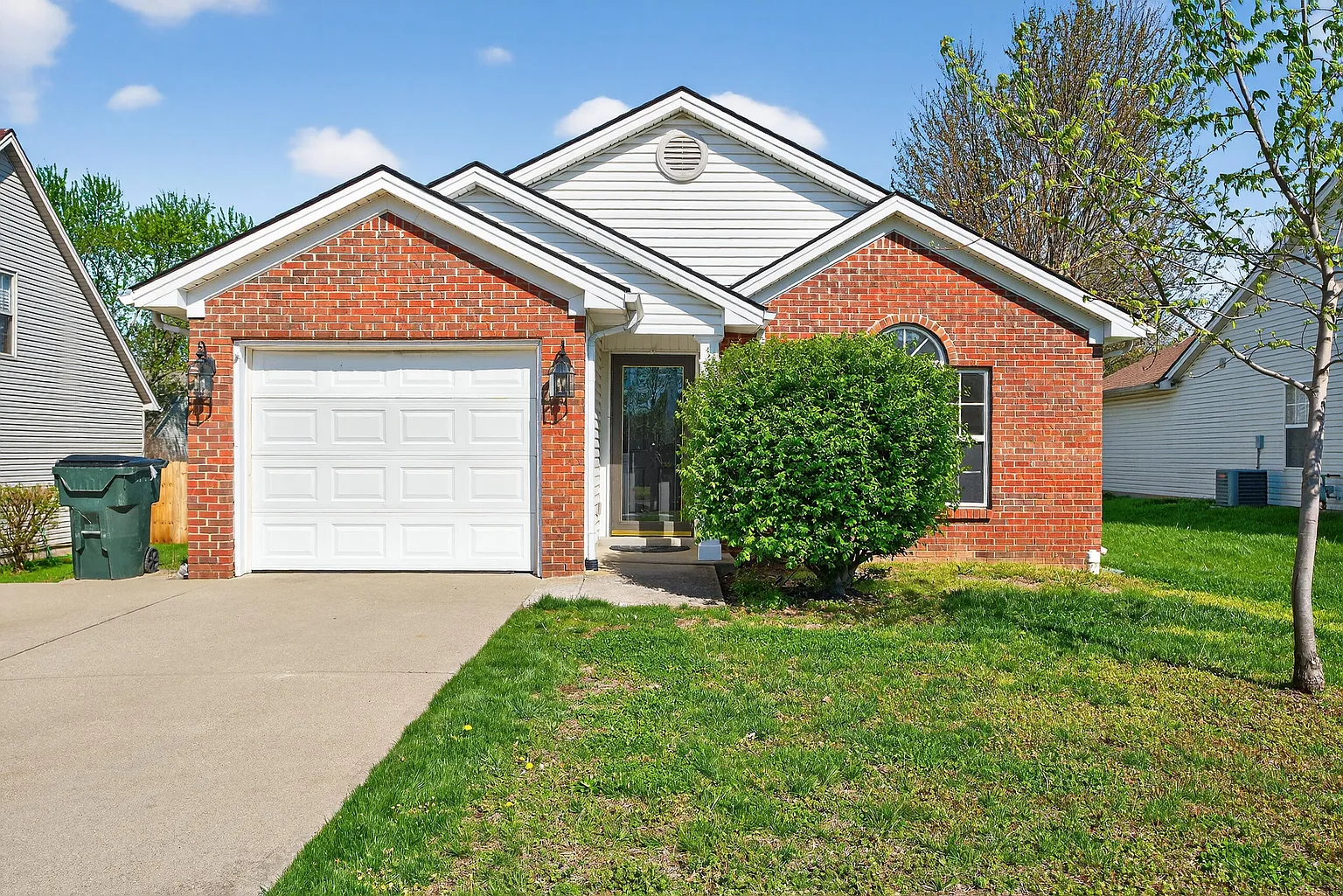 126 W Chopin Way photo 1