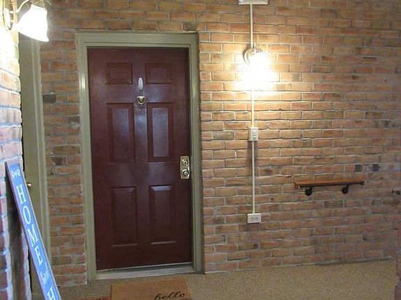 4th image of 3510 Thomas Pointe Ct Unit 2A