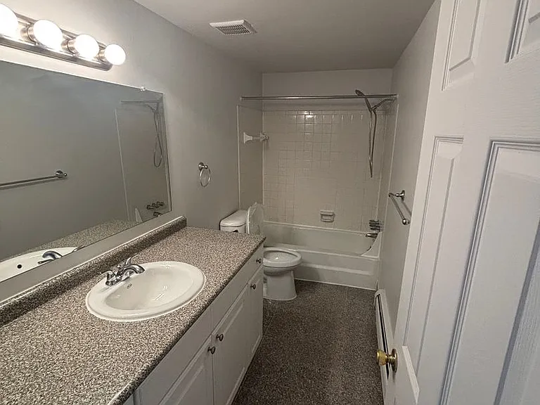 Georgetown Commons — Photo 18