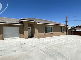 16472 Smoke Tree St #B, Hesperia, CA 92345