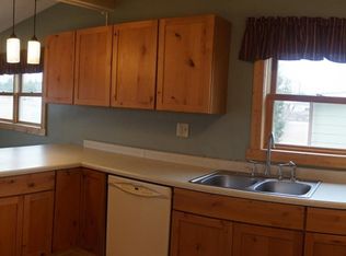 43 Glen Cir, Babbitt, MN 55706