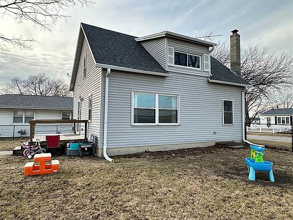 2nd image of 619 N 10th St