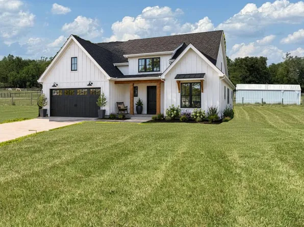 7 Ancient Oaks Ct, Charles Town, WV 25414