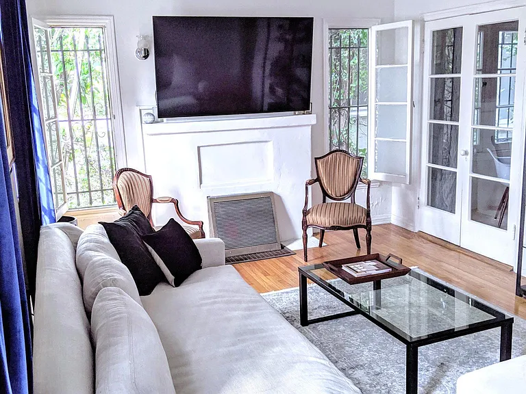 237 S Elm Dr #3 — Photo 2