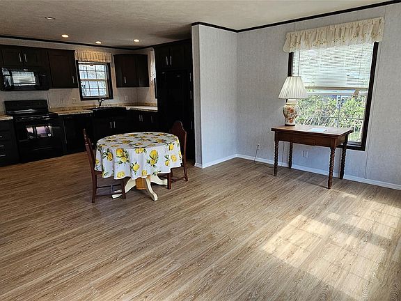 3rd image of 525-B26 Riverleigh Avenue #B26