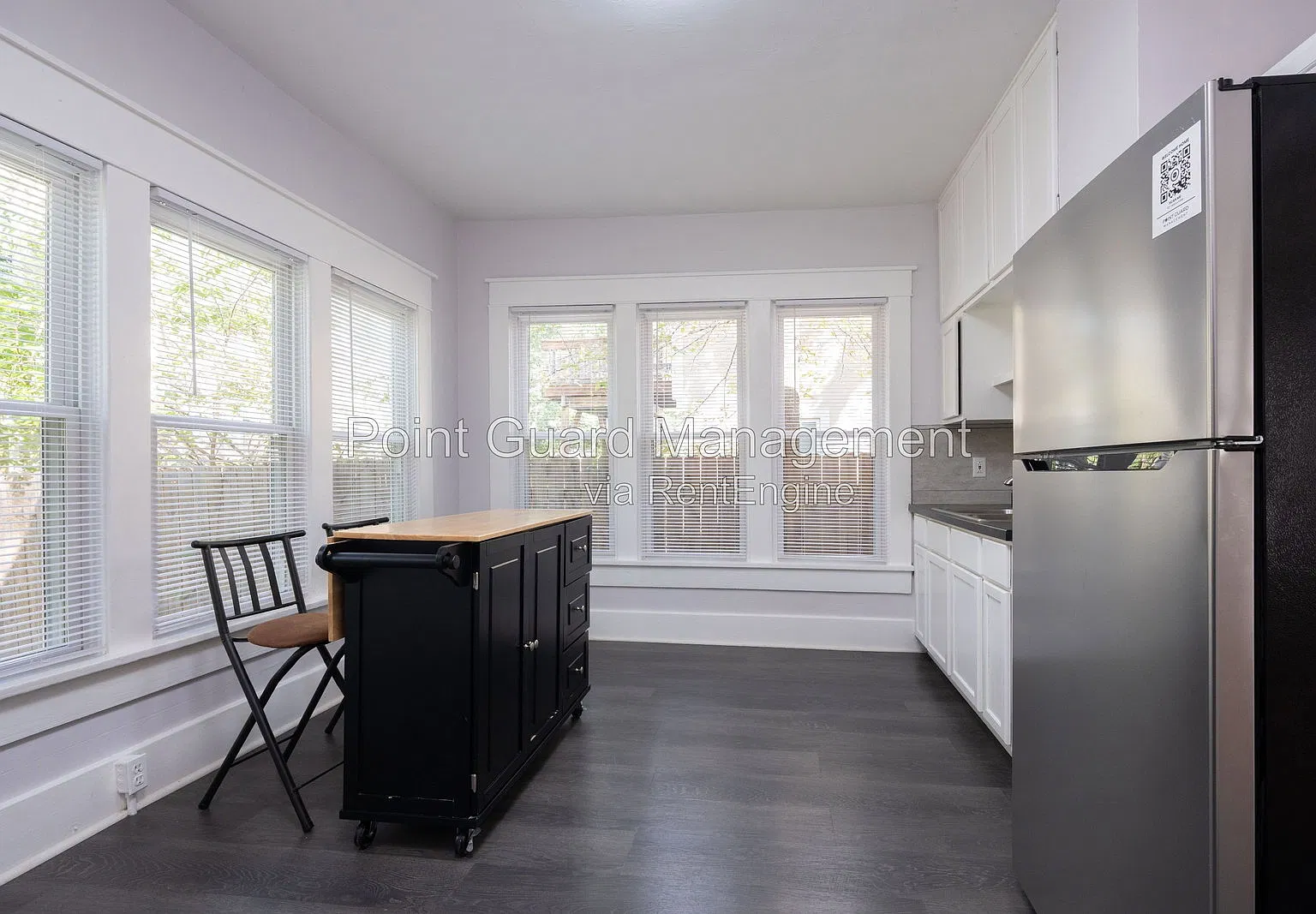3 bed, 1.0 bath, 1377 sqft, $1,350 — Photo 2