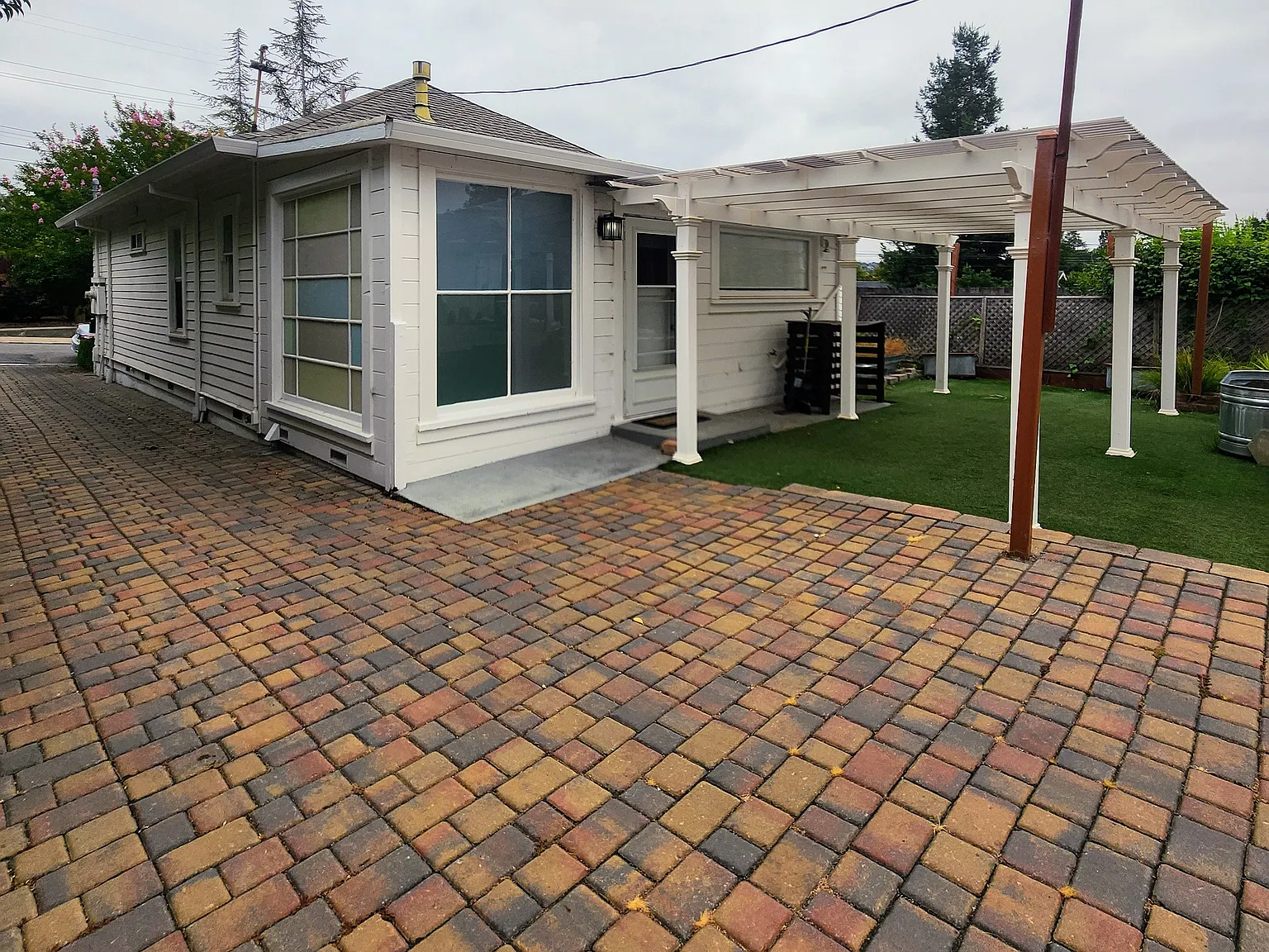3 bed, 1807 sqft, $3,800 — Photo 3