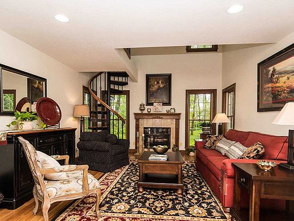 2nd image of 1177 N Dogwood Dr