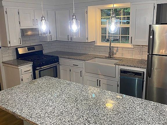 5th image of 526 Venters Dr