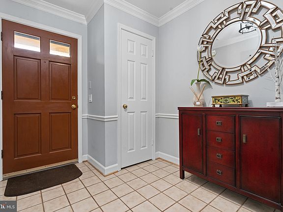 3rd image of 5117 Skyline Village Ct
