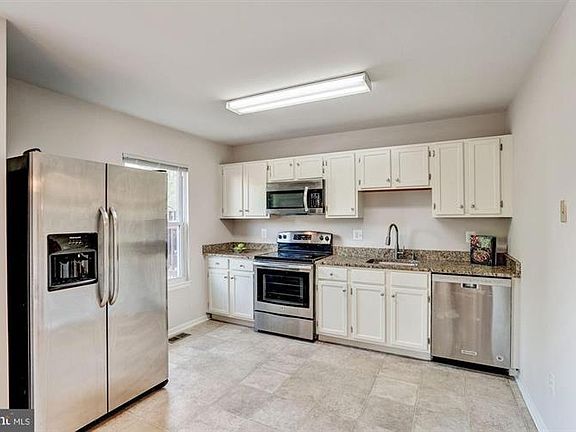 4th image of 973 Ferndale Ave