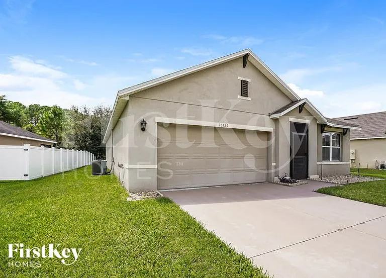16736 Citrus Pkwy — Photo 1