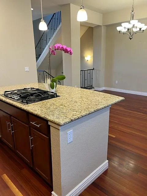 3 bed, 2131 sqft, $3,650 — Photo 4