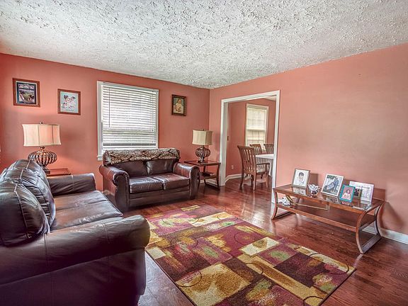 5th image of 2706 Bronte Ave