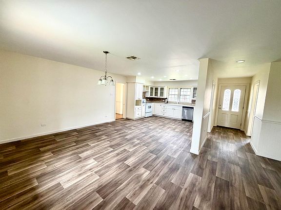 5th image of 161 W 163rd St