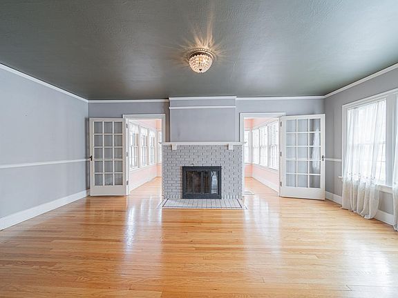 2nd image of 1517 Marquette Blvd