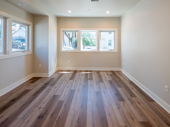 3rd image of 120 Richardson St