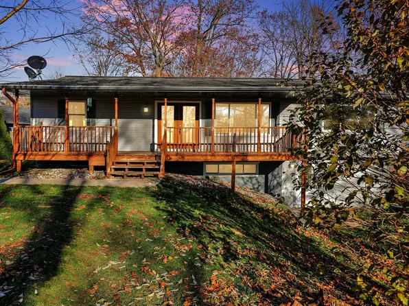 449 Johnson Rd, Saranac, MI 48881