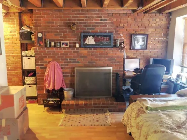 130-132 Fulton St Unit 15, Boston, MA 02109