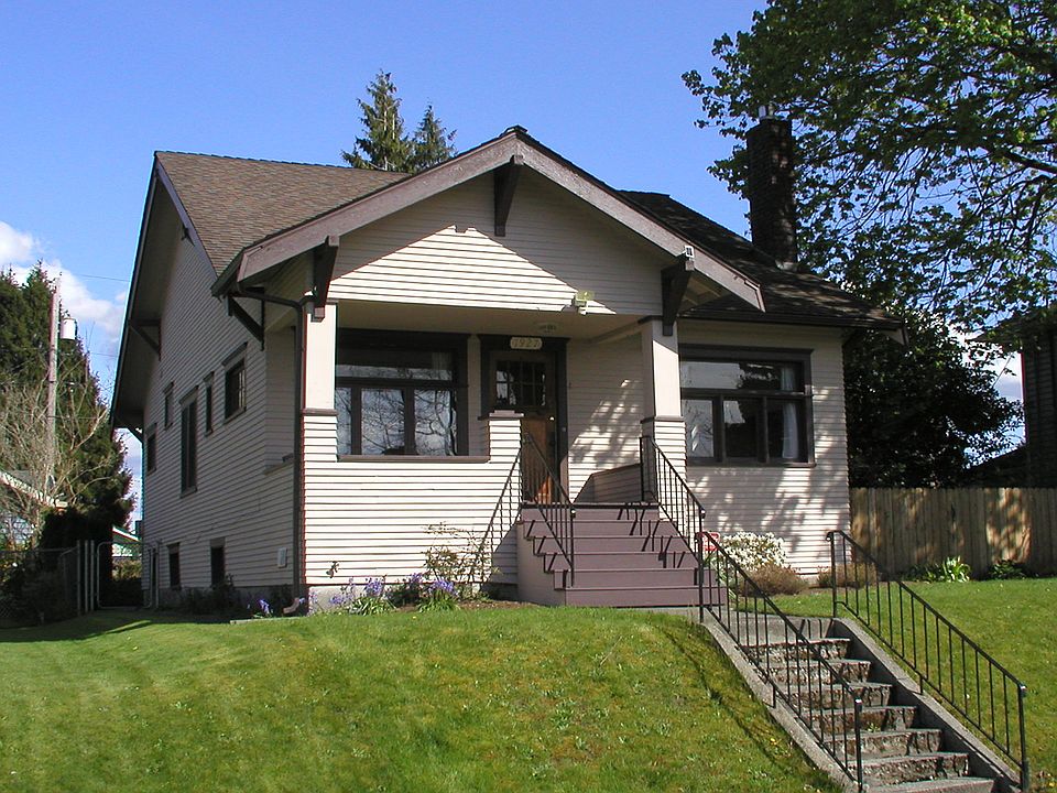 www.LamoureuxRealEstate.com
