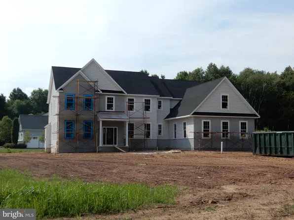 3 Lily Ln, Warminster, PA 18974