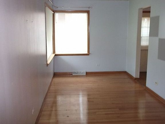 5th image of 10413 S Green Bay Ave